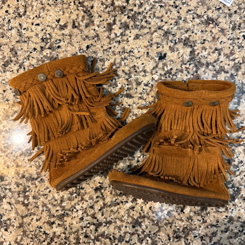 Minnetonka Kids Brown Fringe Boots - size 10-11